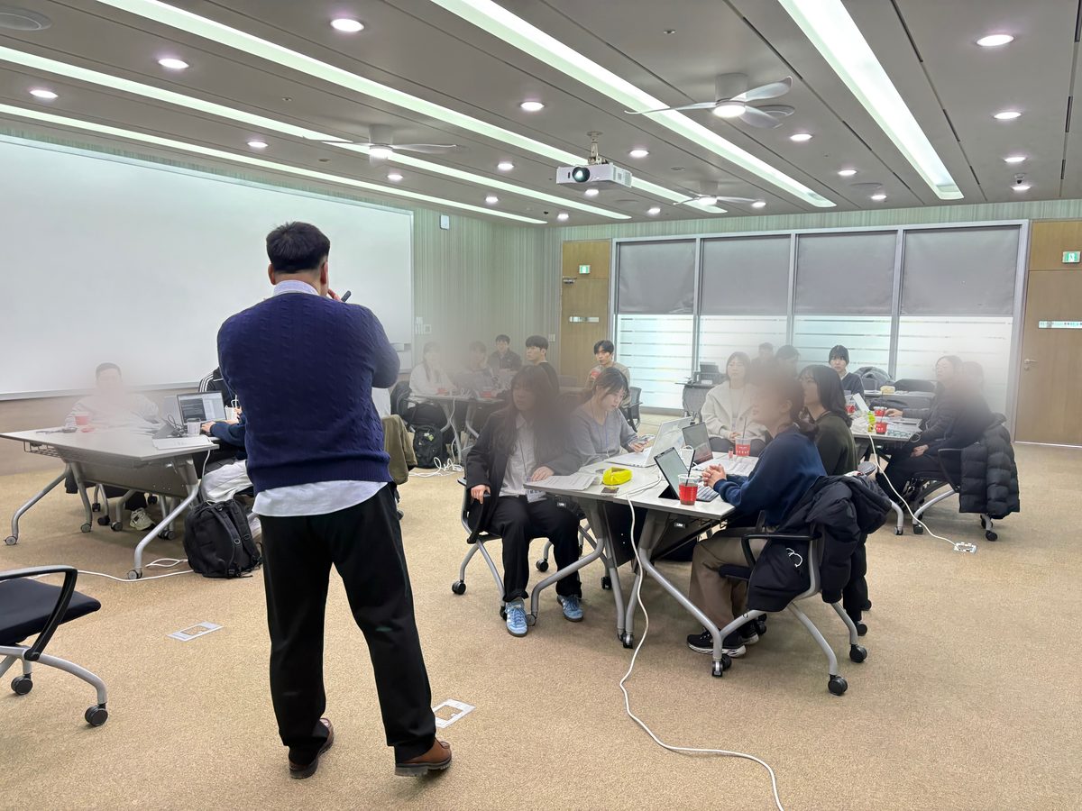 취업캠프 실습 지도 장면